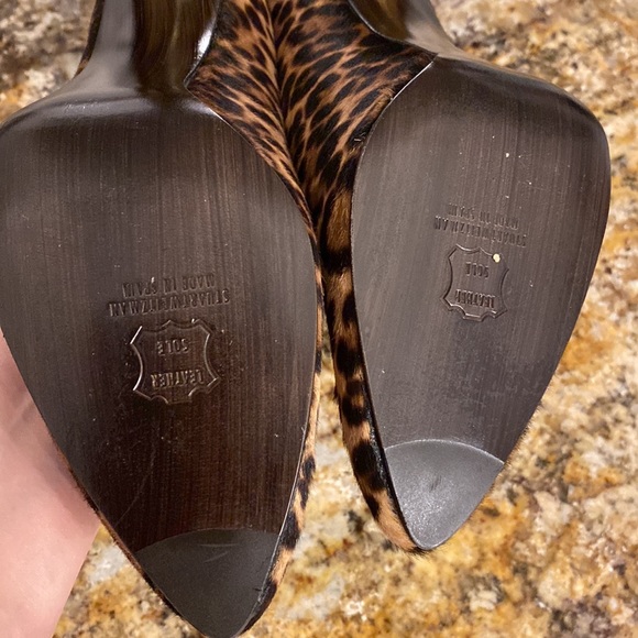 NWOT Stuart Weitzman Pump - Picture 5 of 8